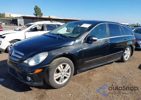2008 Mercedes-Benz R 350 4Matic z USA, uszkodzony, nr VIN 4JGCB65E58A082811